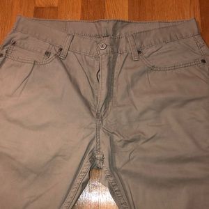 Levi’s 514 Straight Leg Lightweight Chinos